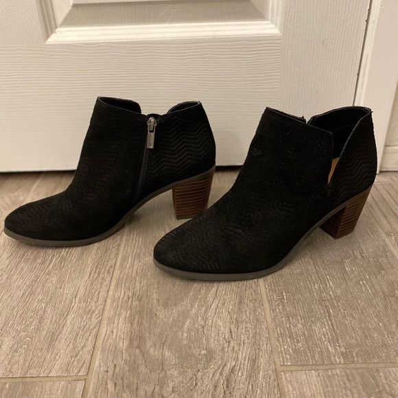 Lucky Brand black ankle boots - Picture 1 of 8